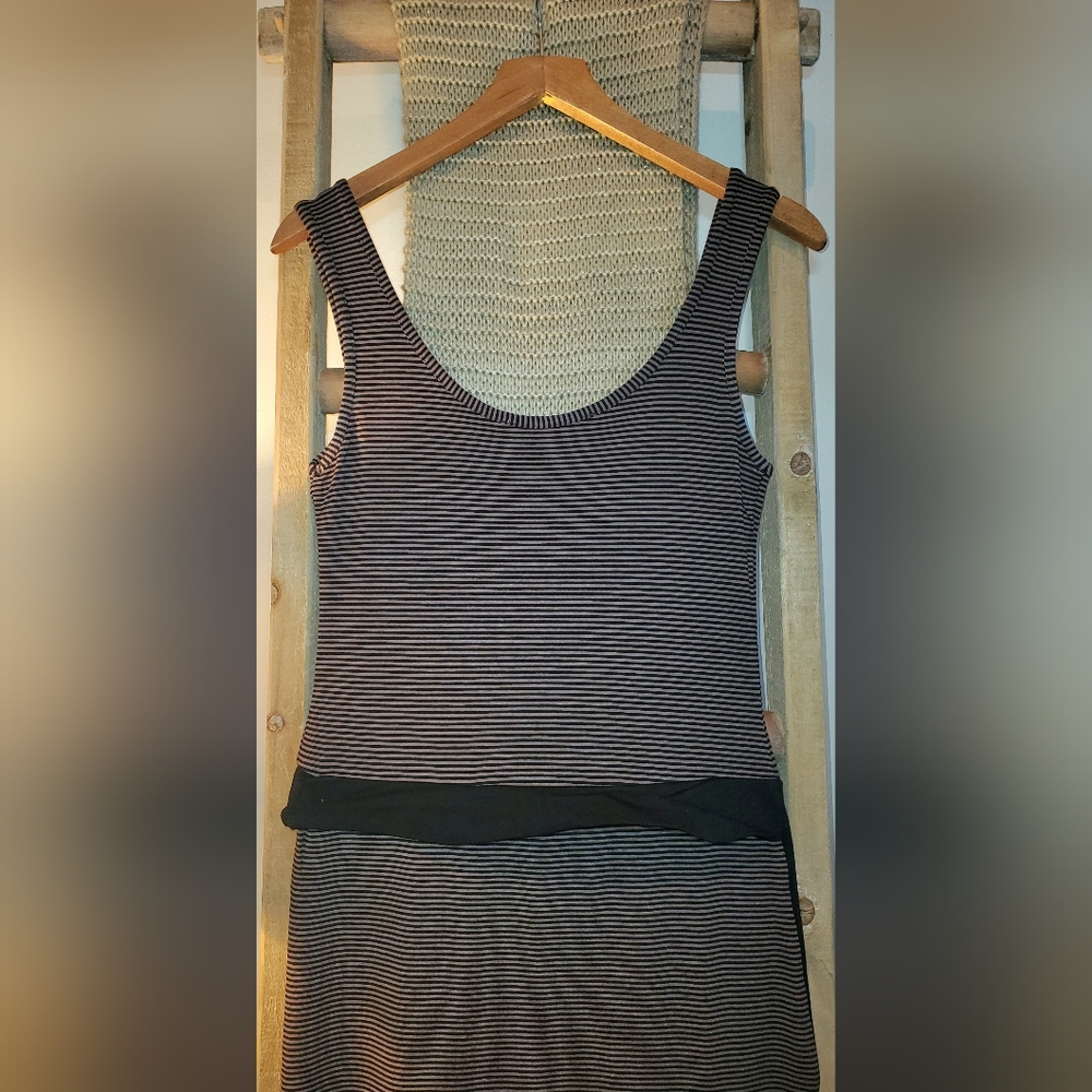 Philosophy Striped Maxi Dress with Black Waist Bag - Picture 6 of 9